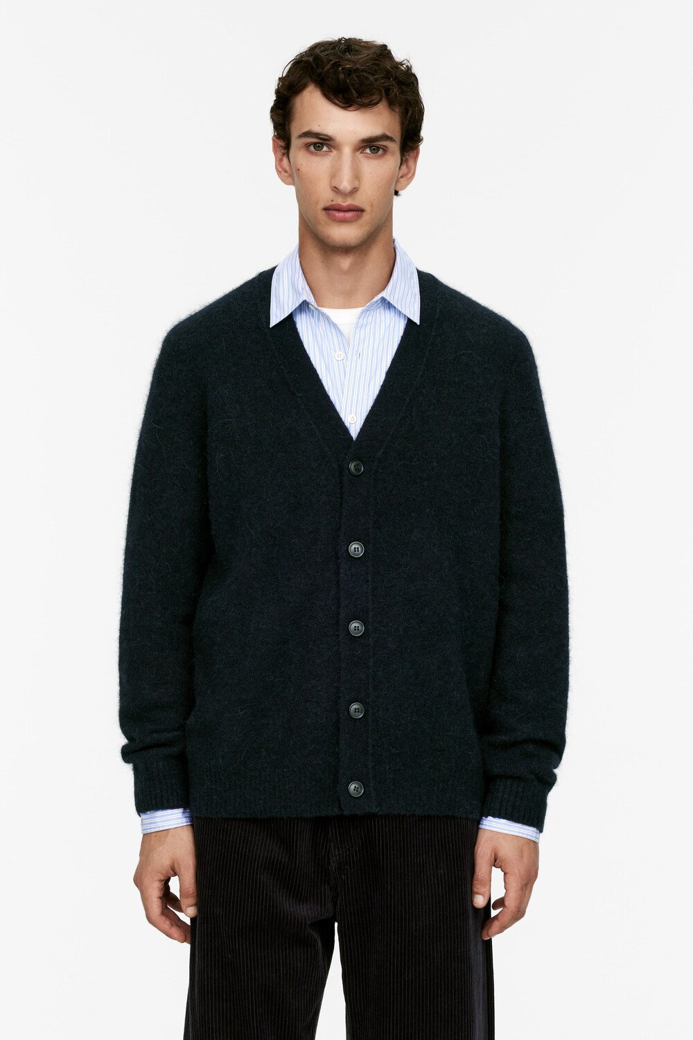 Кардиган из шерсти и шерсти альпаки. Arket, синий
Кардиган из шерсти и шерсти альпаки. Arket, синий