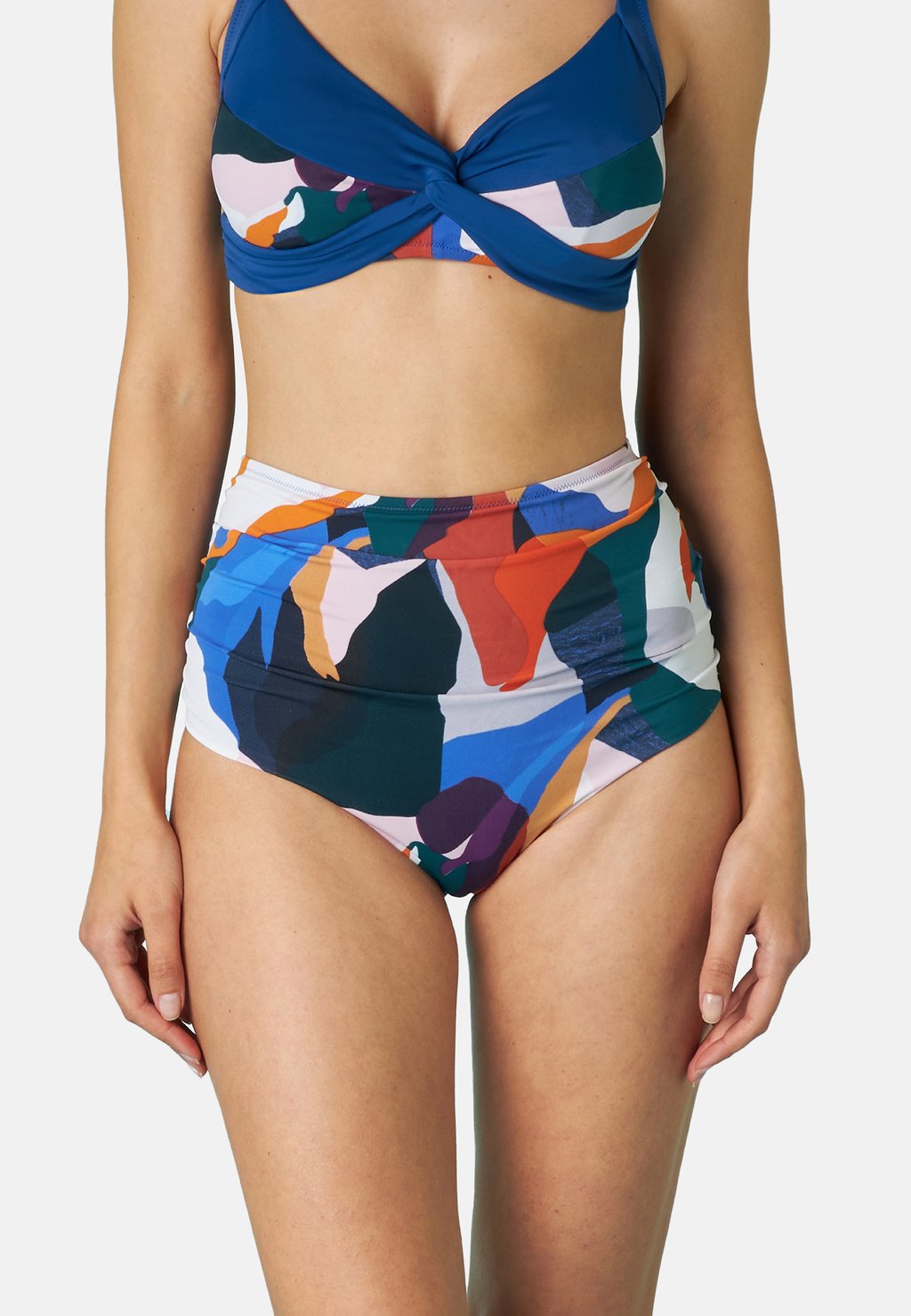 Плавки бикини FOULARD SHAPING MICRO Lovable, мультиколор
Плавки бикини FOULARD SHAPING MICRO Lovable, мультиколор