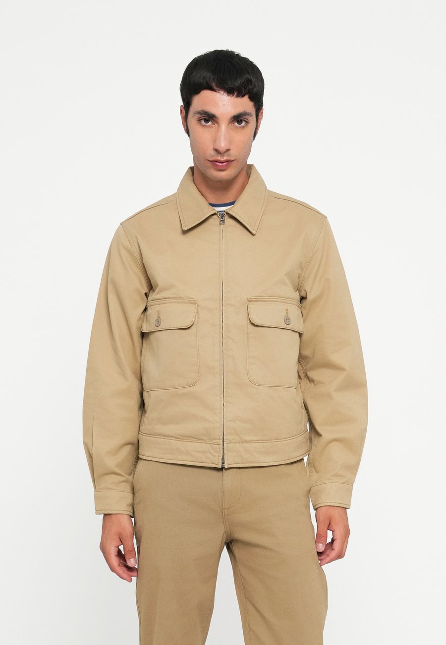 Куртка DOCKERS MECHANIC JACKET, Harvest Gold Coloured/Beige
Куртка DOCKERS MECHANIC JACKET, Harvest Gold Coloured/Beige