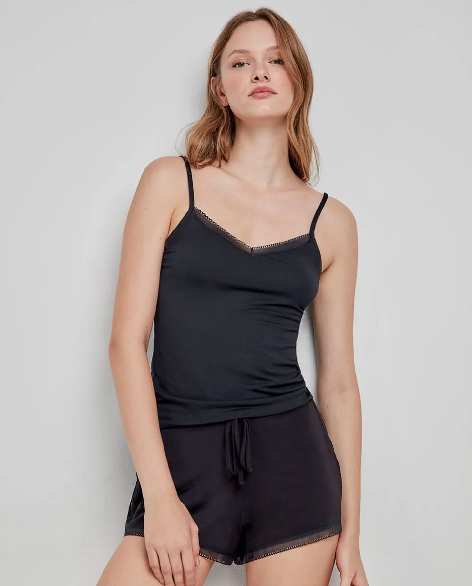 Шорты из гладкой ткани, регулируемые на талии Gisela, черный
Шорты из гладкой ткани, регулируемые на талии Gisela, черный