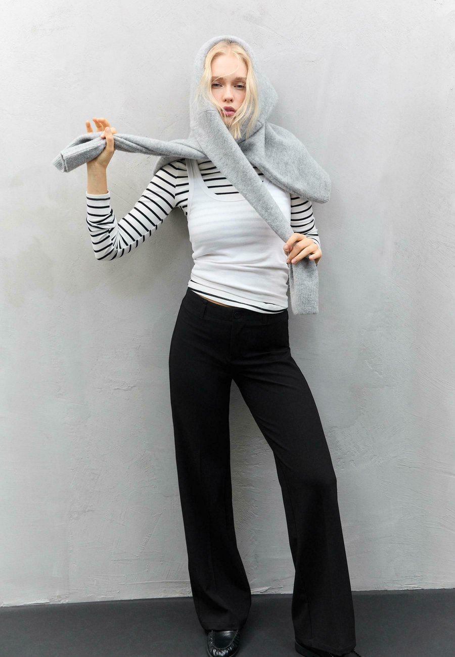 Брюки Stradivarius SMART FIT, Black
Брюки Stradivarius SMART FIT, Black