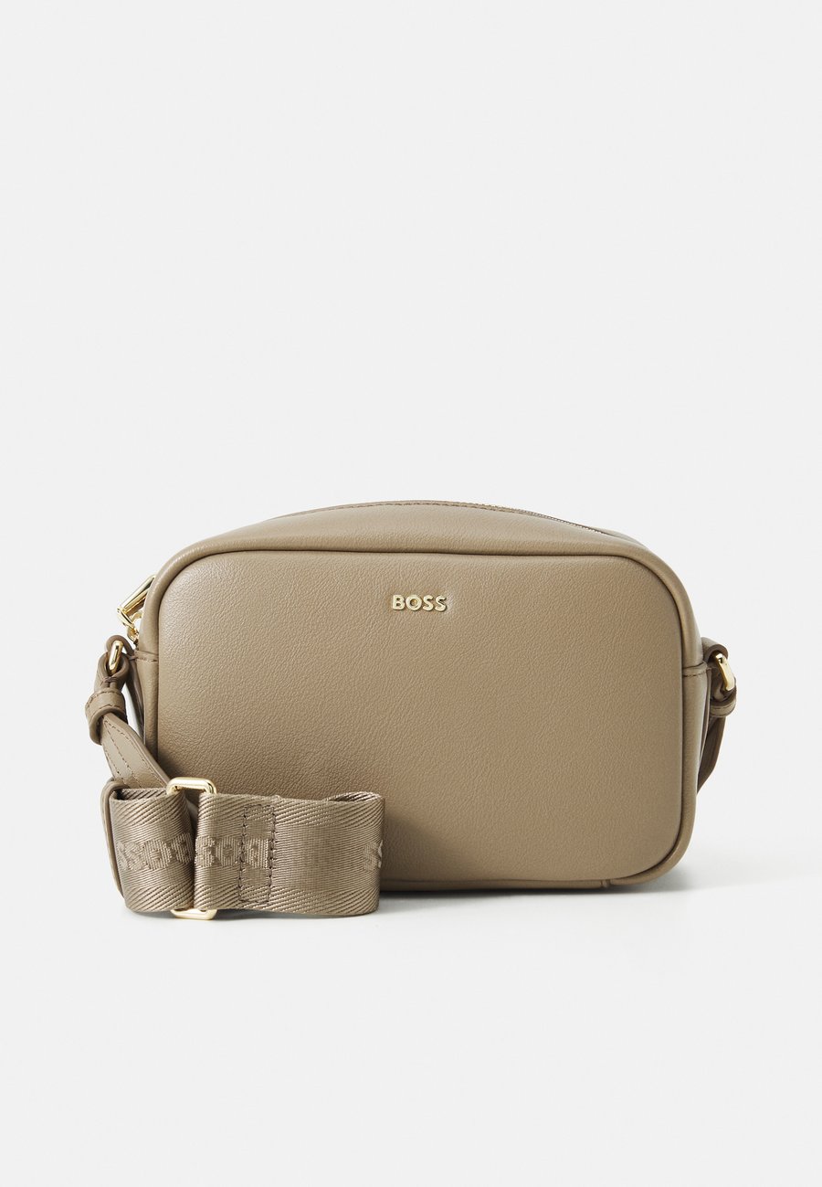 Сумка кросс-боди BOSS SANDY CROSSBODY, Open Brown/Brown
Сумка кросс-боди BOSS SANDY CROSSBODY, Open Brown/Brown