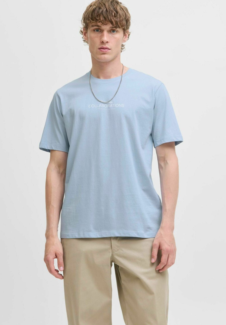 Футболка Jack & Jones PREMIUM RUNDHALSAUSSCHNITT , Chambray Blue/Light Blue
Футболка Jack & Jones PREMIUM RUNDHALSAUSSCHNITT , Chambray Blue/Light Blue