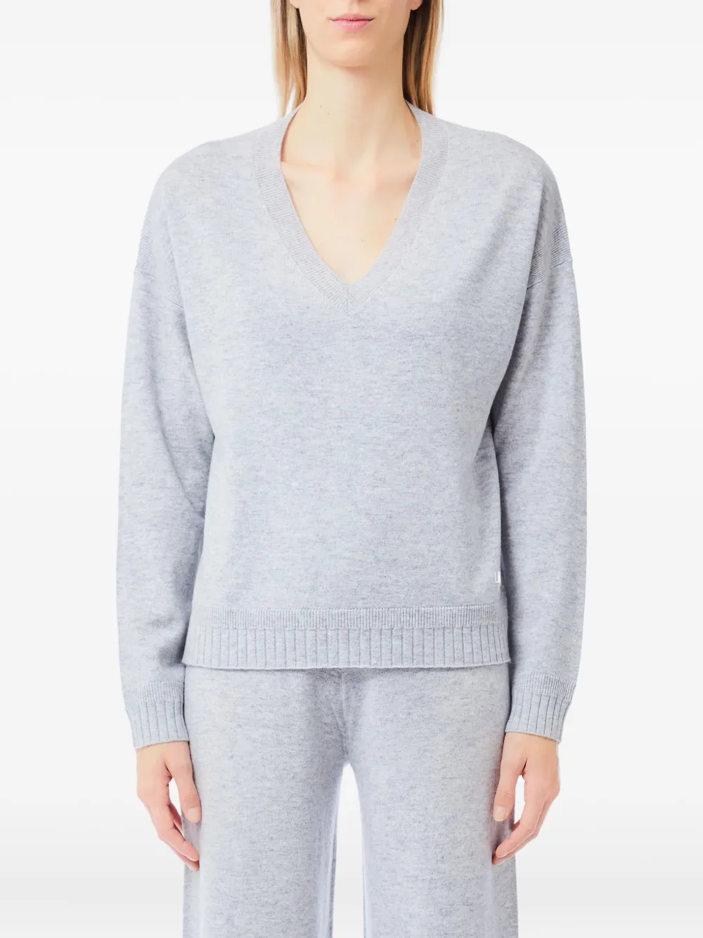 Свитер с V-образным вырезом LIU JO, серый
Свитер с V-образным вырезом LIU JO, серый