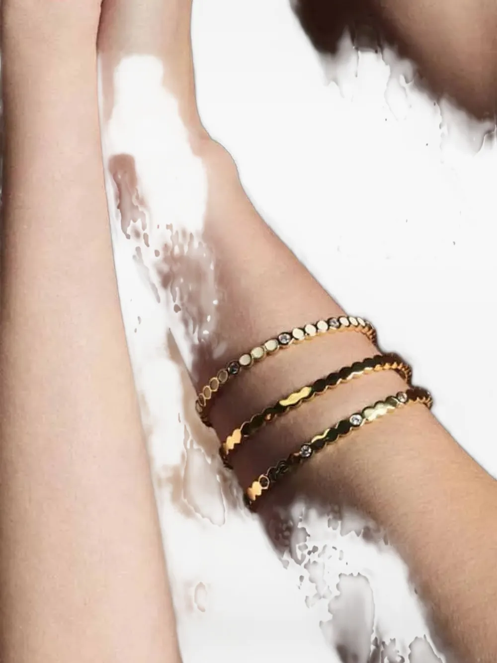 Украшенный браслет-кафф Lumi Bangle Up, золотистый
Украшенный браслет-кафф Lumi Bangle Up, золотистый