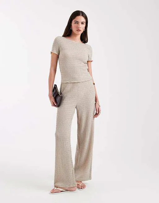 ONLY textured trousers co-ord in stone
ONLY textured trousers co-ord in stone