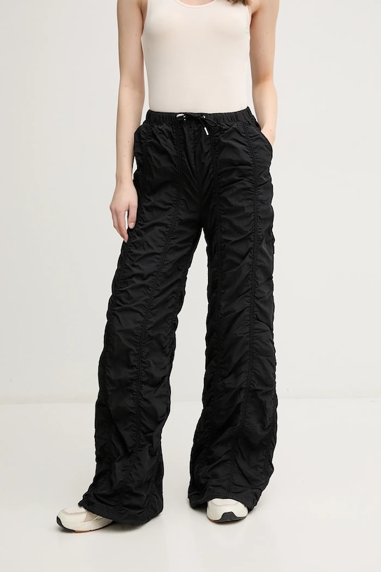 Брюки Parachute Pants женские Alpha Industries, черный
Брюки Parachute Pants женские Alpha Industries, черный