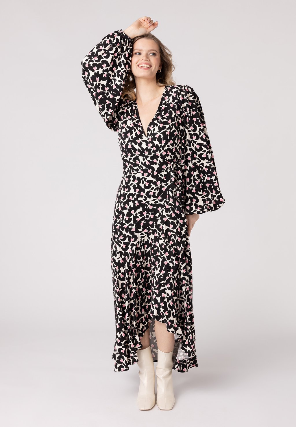 Платье макси Laurella, мультиколор
Платье макси Laurella, мультиколор