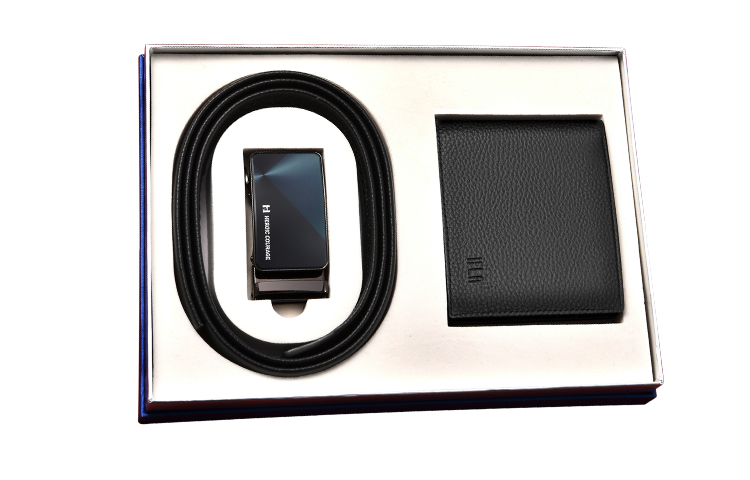 Ремень мужской из натуральной кожи черный ширина 3,5 см HLA
Ремень мужской из натуральной кожи черный ширина 3,5 см HLA