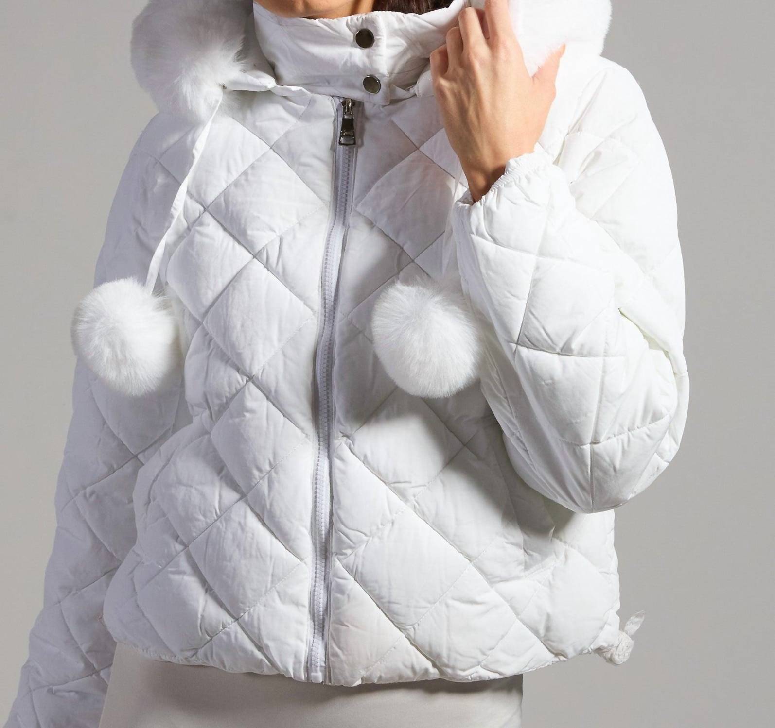 Пуховик Aspen в белом цвете Sparkl Fairy Couture
Пуховик Aspen в белом цвете Sparkl Fairy Couture