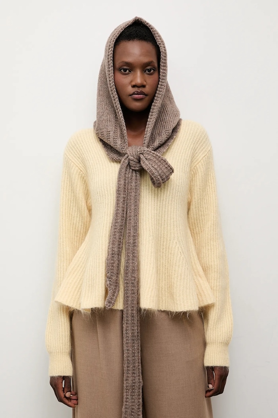 Капюшон из мериносовой шерсти Answear.LAB, бежевый
Капюшон из мериносовой шерсти Answear.LAB, бежевый