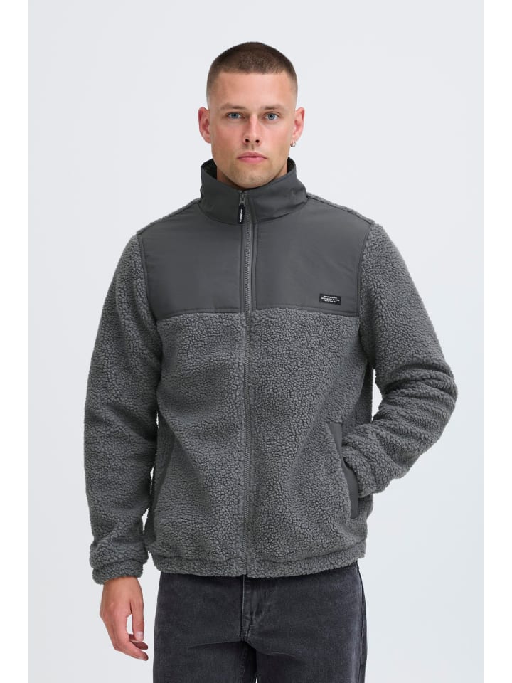 Плюшевая куртка BHMTort серого цвета BLEND
Плюшевая куртка BHMTort серого цвета BLEND