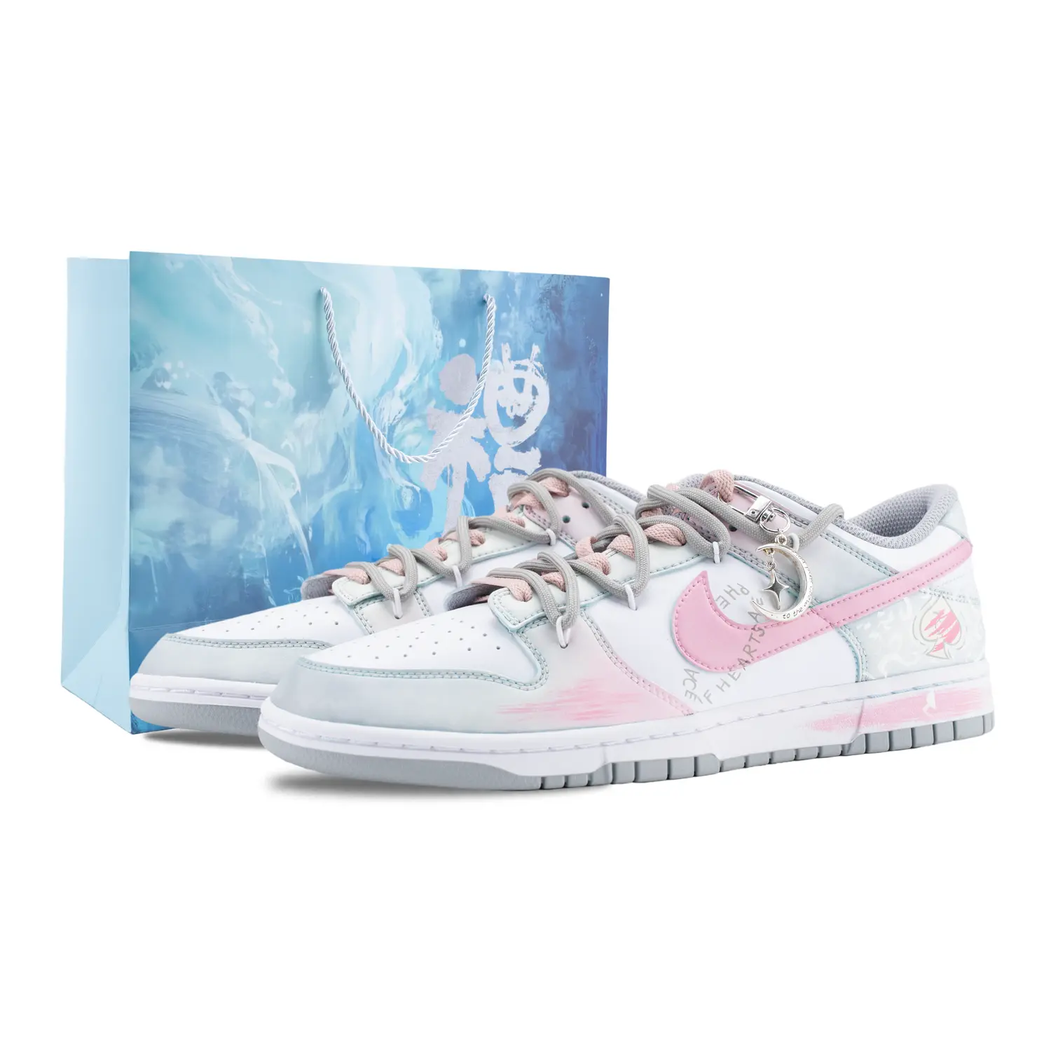 Nike Данк Пинк Ритм Мун Вок устойчивые к истиранию низкие скейтборд кроссовки унисекс серо-розовые с розовой специальной сумкой для покупок, цвет Pink+Special Shopping Bag
Nike Данк Пинк Ритм Мун Вок устойчивые к истиранию низкие скейтборд кроссовки унисекс серо-розовые с розовой специальной сумкой для покупок, цвет Pink+Special Shopping Bag