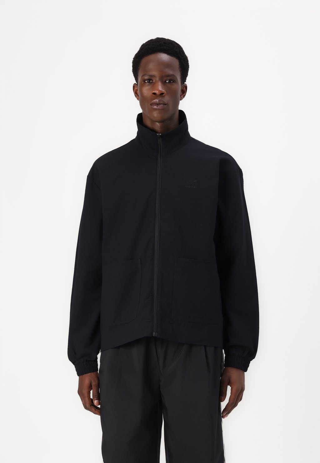 Тренировочная куртка adidas Originals, черный 
Тренировочная куртка adidas Originals, черный