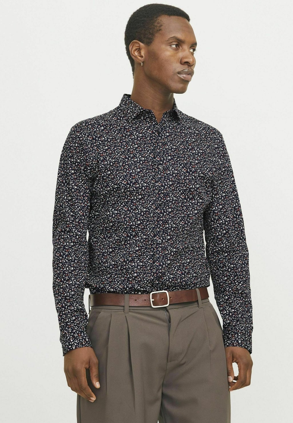 Повседневная рубашка Jack & Jones PREMIUM, темно-синий
Повседневная рубашка Jack & Jones PREMIUM, темно-синий