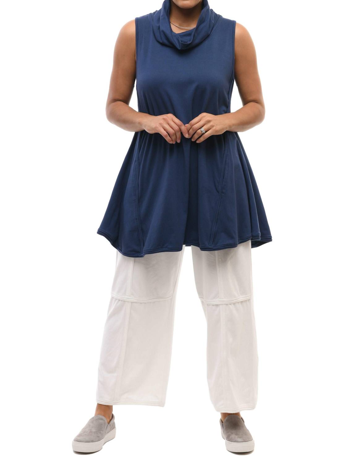 Каталина топ в темно-синем Tulip Clothing
Каталина топ в темно-синем Tulip Clothing