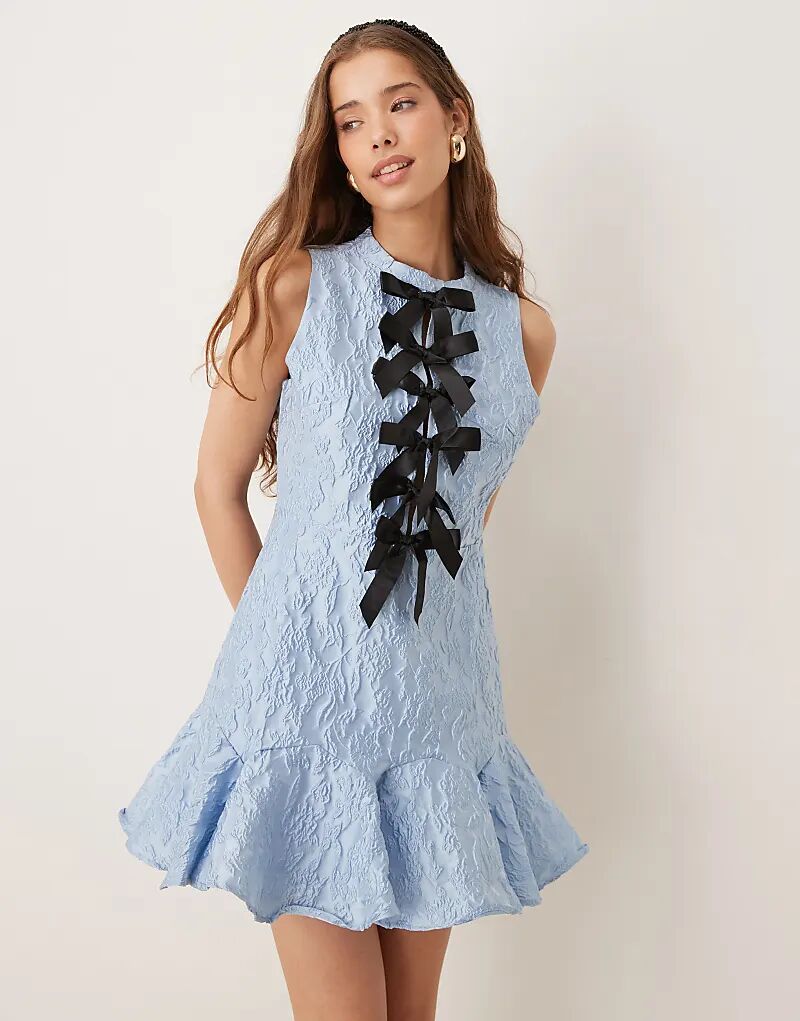 Мини-платье Sister Jane с контрастным бантом и оборкой по подолу в пудрово-голубом цвете
Мини-платье Sister Jane с контрастным бантом и оборкой по подолу в пудрово-голубом цвете