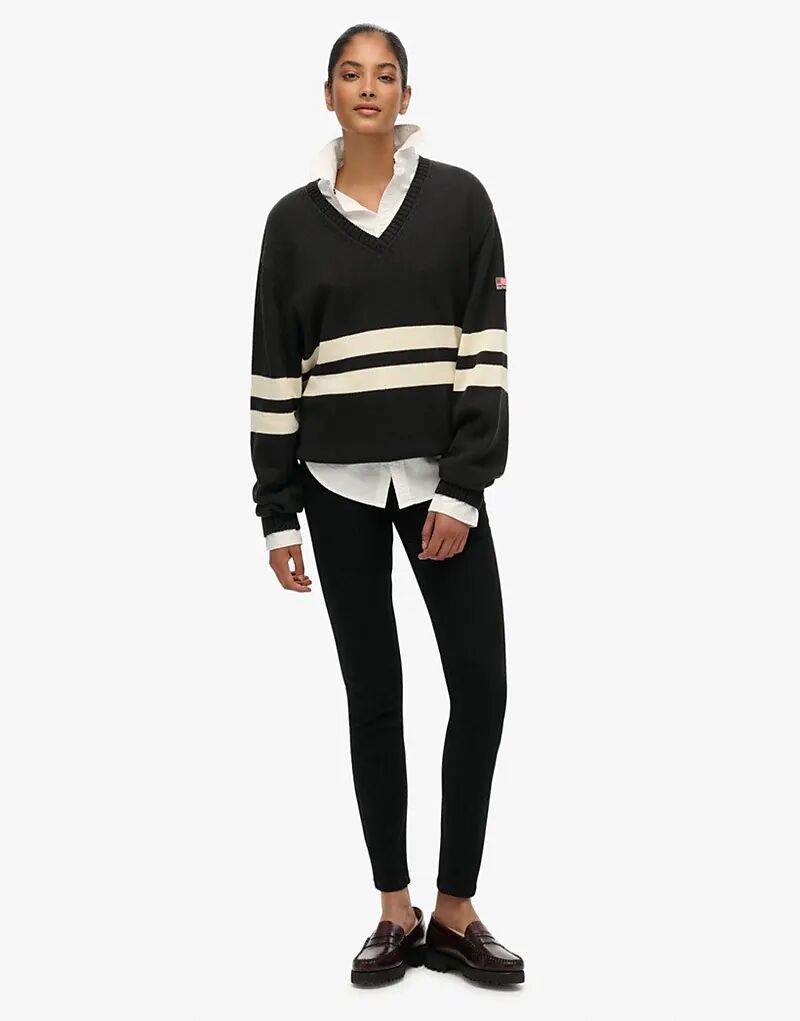 Джемпер Superdry Oversize в полоску с V-образным вырезом темно-серого цвета
Джемпер Superdry Oversize в полоску с V-образным вырезом темно-серого цвета