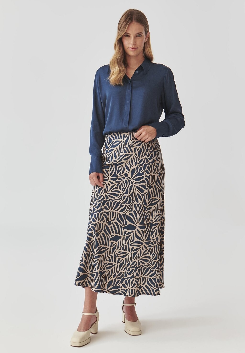 Юбка А-силуэта SATINOLA TATUUM, темно-синий
Юбка А-силуэта SATINOLA TATUUM, темно-синий