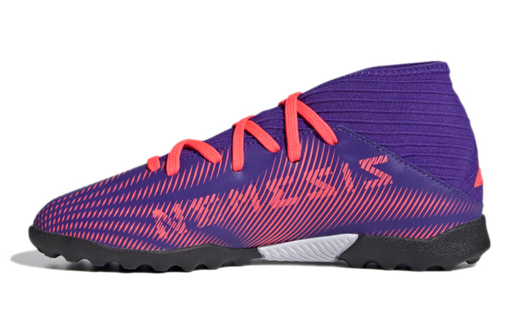 Детские футбольные бутсы Adidas Nemeziz Kids, фиолетовый/розовый 
Детские футбольные бутсы Adidas Nemeziz Kids, фиолетовый/розовый