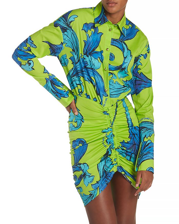 Мини-платье с принтом, застежкой на пуговицы спереди и сборками Versace Jeans Couture, зеленый
Мини-платье с принтом, застежкой на пуговицы спереди и сборками Versace Jeans Couture, зеленый