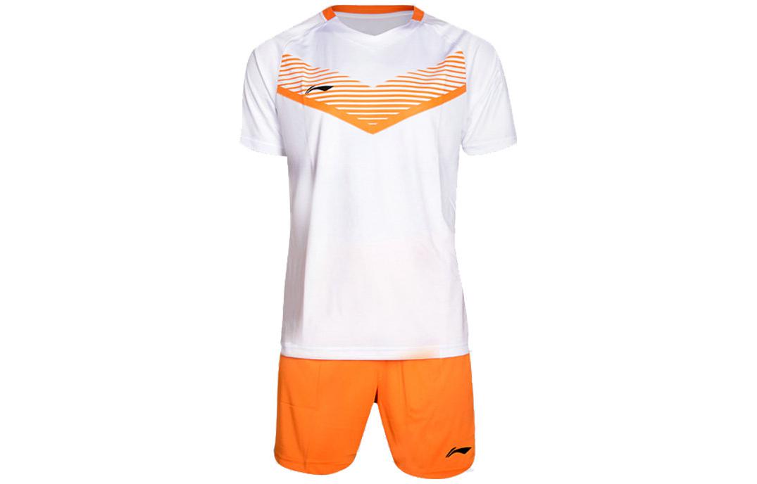 Футбольная форма мужская LINING
Футбольная форма мужская LINING