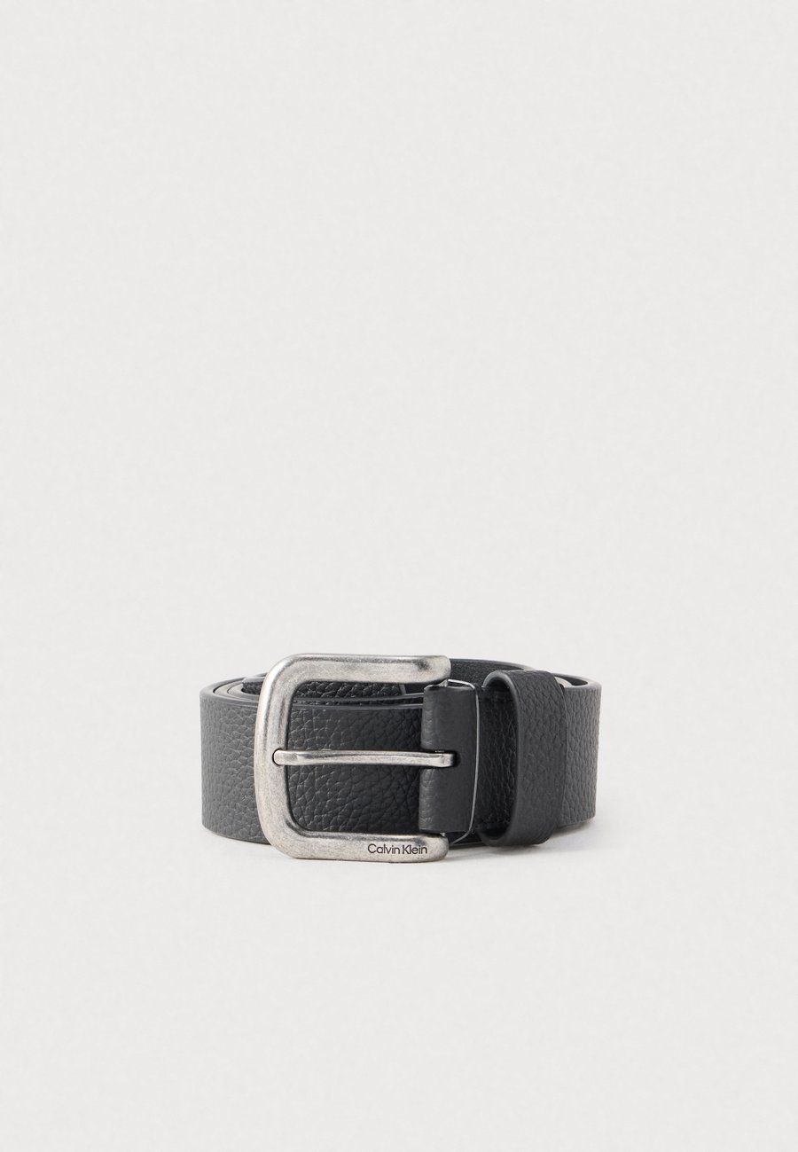 Ремень Calvin Klein ROUND BUCKLE, Black/Antique Silver-Coloured/Black
Ремень Calvin Klein ROUND BUCKLE, Black/Antique Silver-Coloured/Black