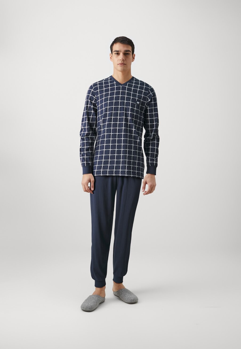 Пижама V-NECK SET Ceceba, темно-синий
Пижама V-NECK SET Ceceba, темно-синий