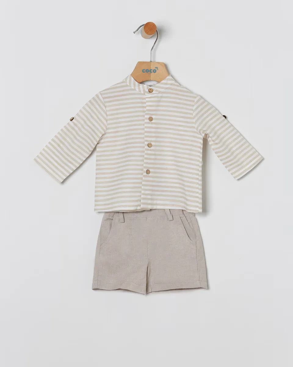 Комплект из полосатой футболки и однотонных шорт для мальчика Coco Acqua, светло-коричневый
Комплект из полосатой футболки и однотонных шорт для мальчика Coco Acqua, светло-коричневый