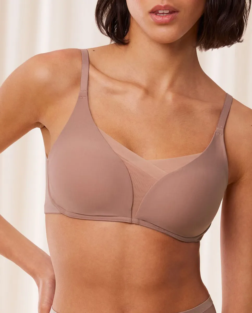 Поддерживающий бюстгальтер без косточек с инновационной чашкой из пеноматериала 4D Triumph, бежевый
Поддерживающий бюстгальтер без косточек с инновационной чашкой из пеноматериала 4D Triumph, бежевый