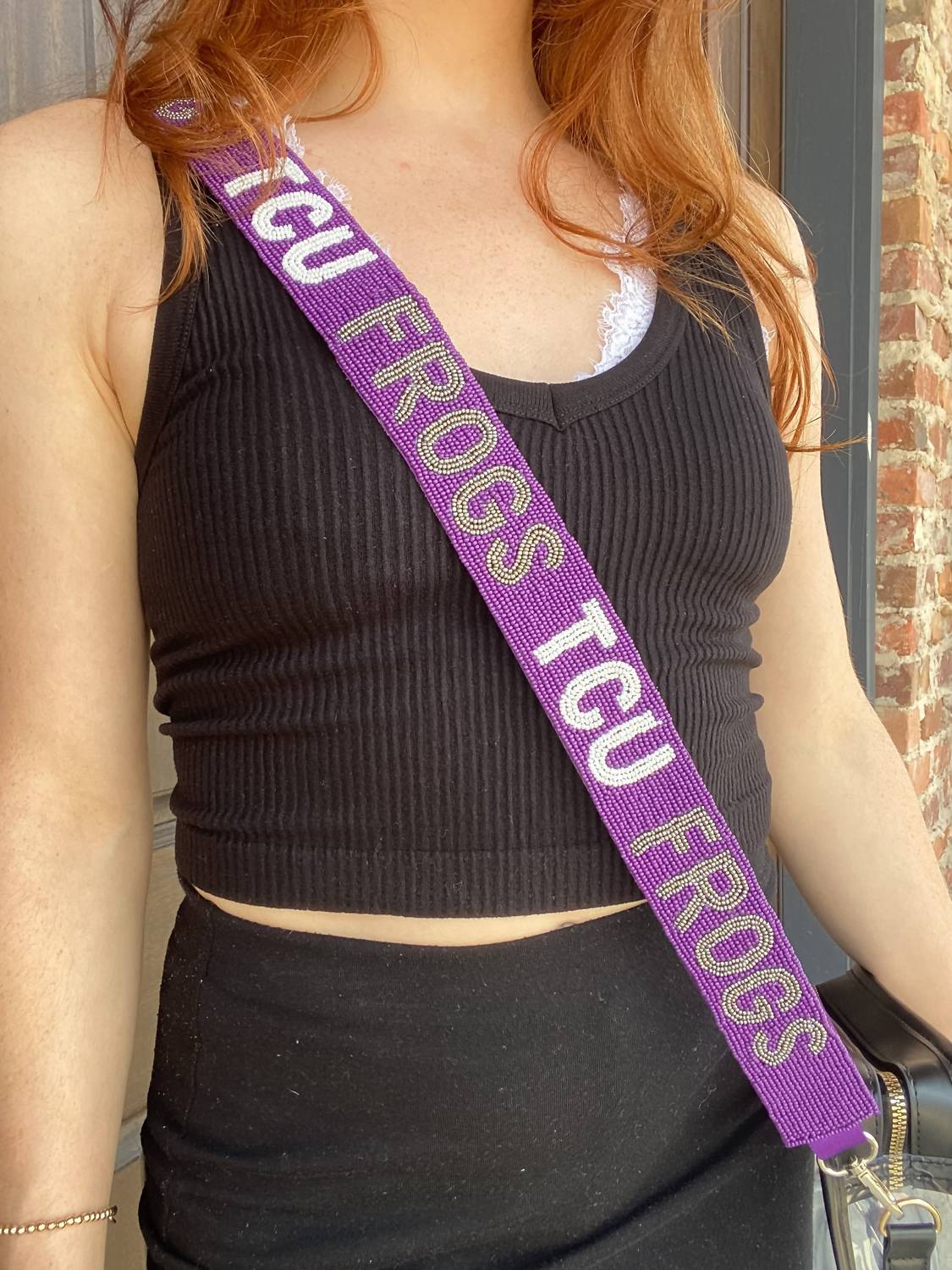 Женский бисерный ремешок для сумки TCU в фиолетовом цвете Capri Designs 
Женский бисерный ремешок для сумки TCU в фиолетовом цвете Capri Designs