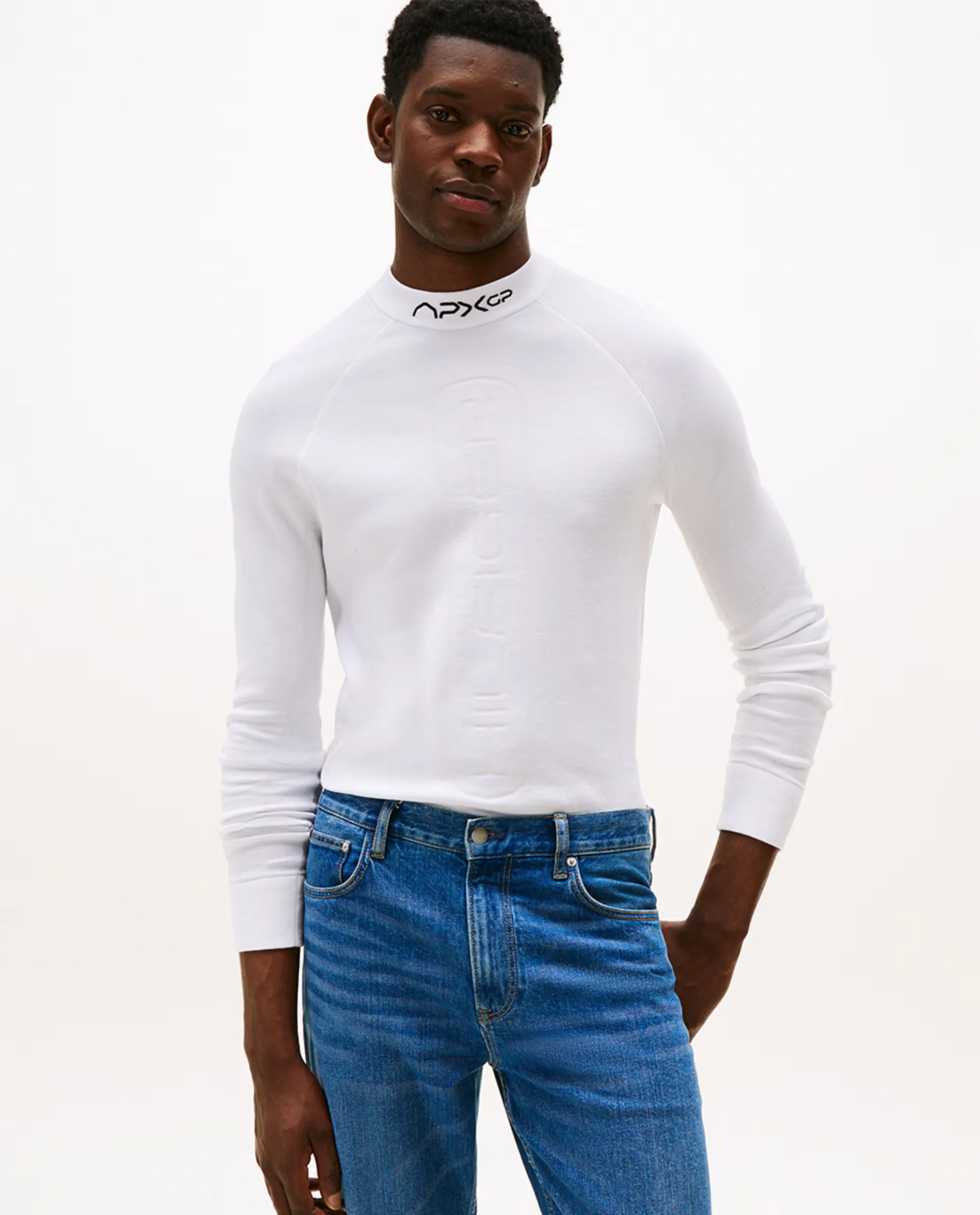 Джемпер мужской с воротником-стойкой и логотипом на воротнике Tommy Hilfiger, белый
Джемпер мужской с воротником-стойкой и логотипом на воротнике Tommy Hilfiger, белый