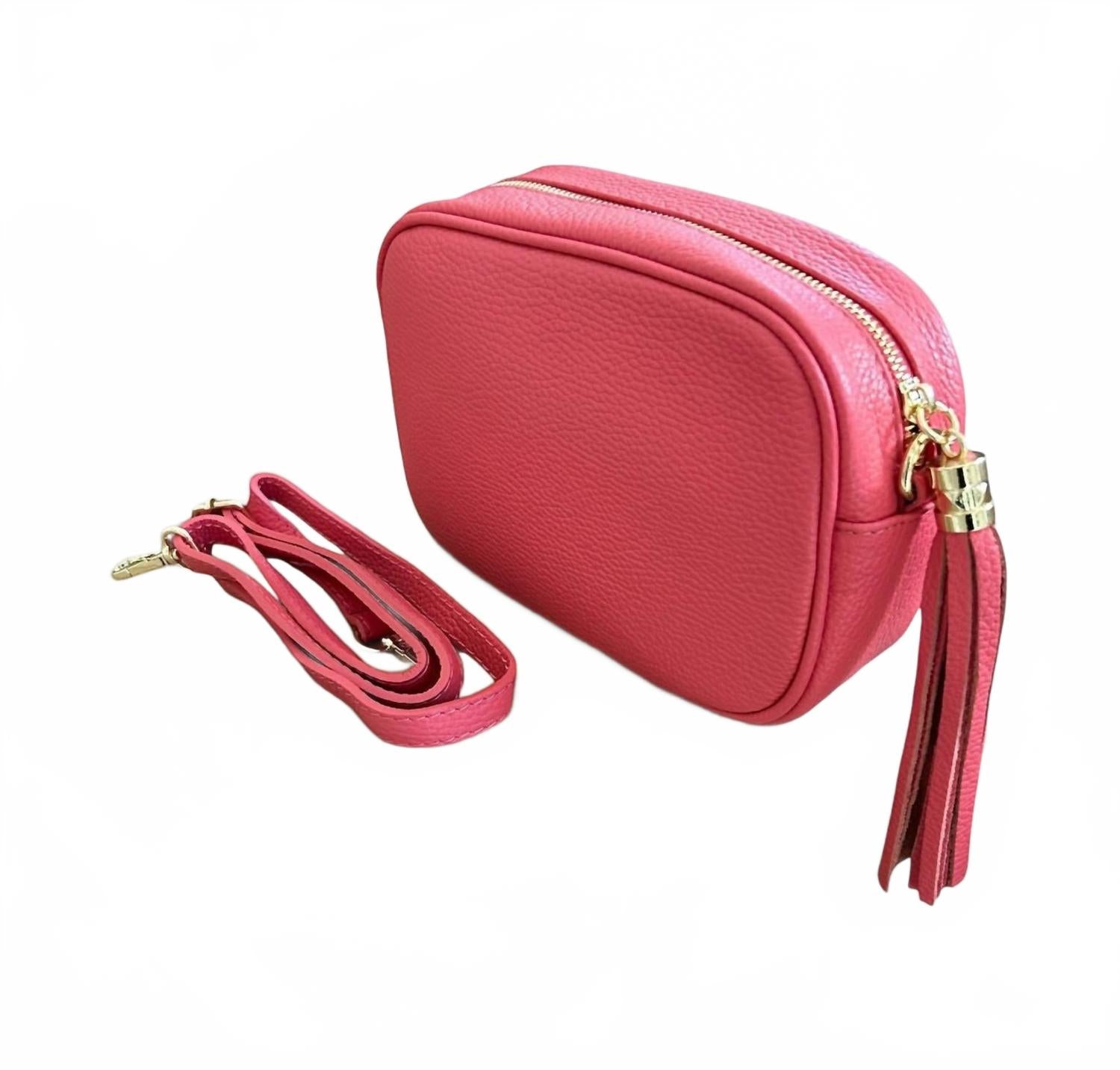 Женская кожаная сумка-почтальон в коралловом цвете Cadenza Italy
Женская кожаная сумка-почтальон в коралловом цвете Cadenza Italy