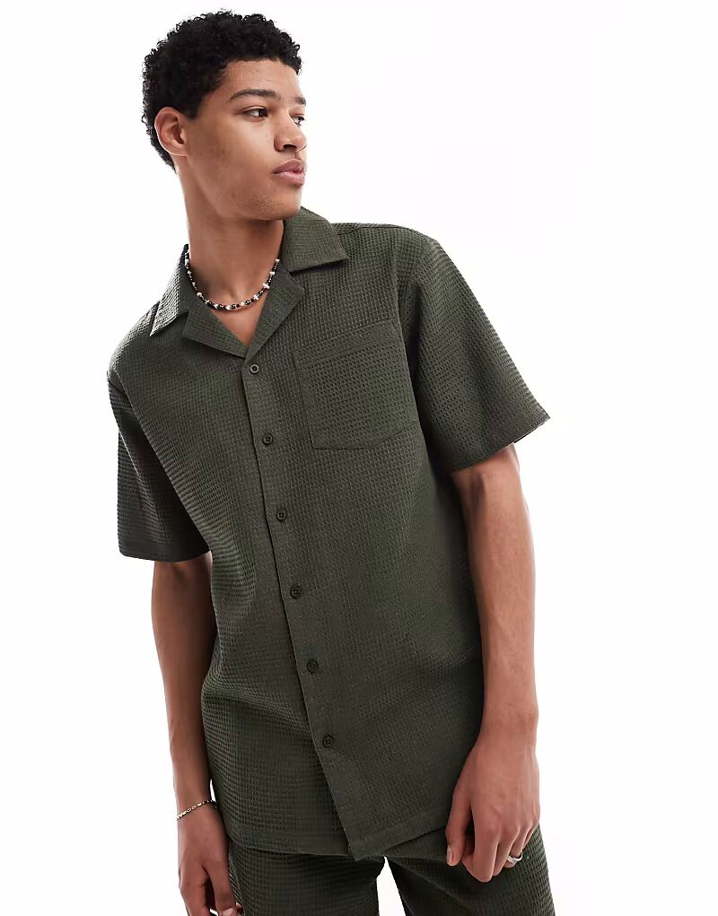 Пляжная рубашка Sol Beach вафельного цвета хаки
Пляжная рубашка Sol Beach вафельного цвета хаки