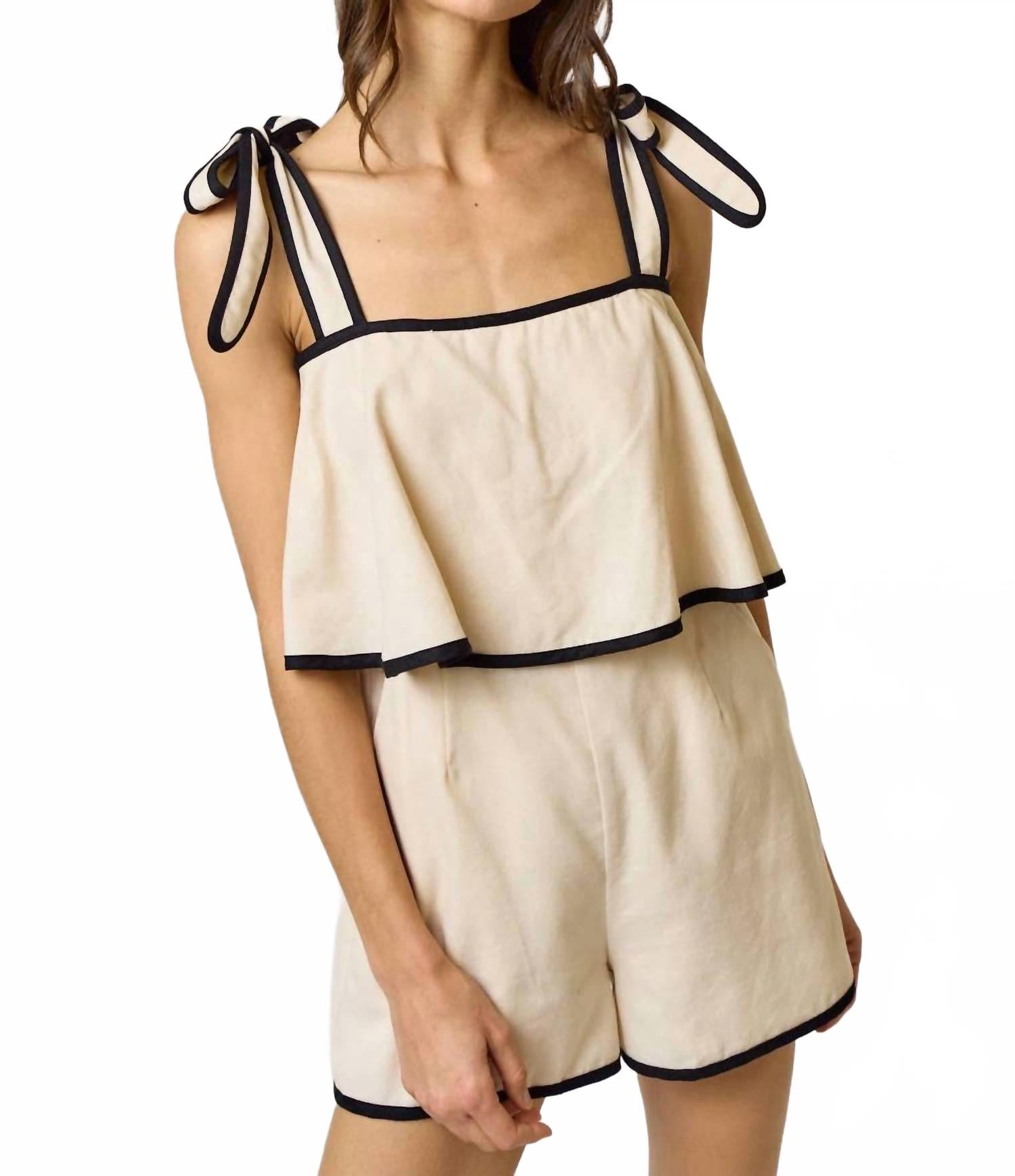 Контрастный комбинезон с отделкой в цвете овсянка/черный Lalavon
Контрастный комбинезон с отделкой в цвете овсянка/черный Lalavon