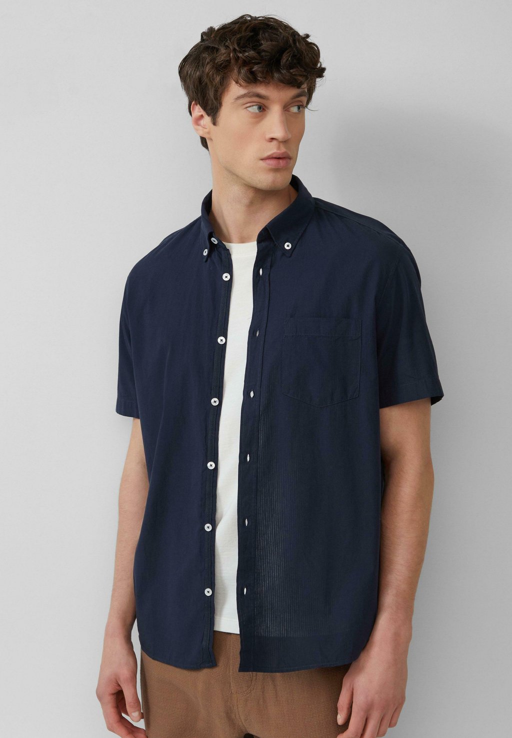 Рубашка KURZARM MIT WASCHUNG UND TAPE s.Oliver, темно-зеленый
Рубашка KURZARM MIT WASCHUNG UND TAPE s.Oliver, темно-зеленый