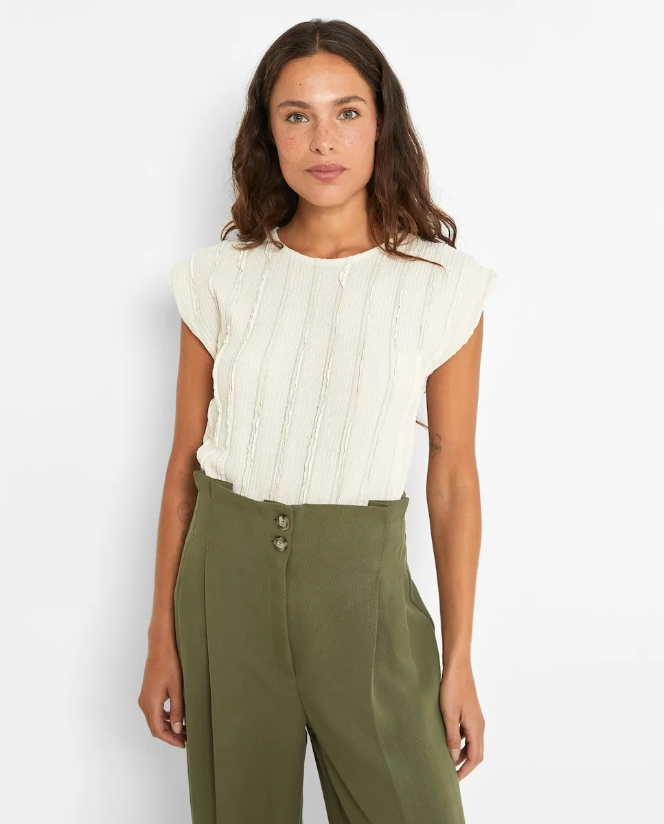 Женская футболка с коротким рукавом из фактурной ткани Trucco, цвет Crudo
Женская футболка с коротким рукавом из фактурной ткани Trucco, цвет Crudo