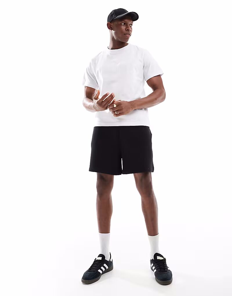 Шорты оверсайз ASOS DESIGN Essential черного цвета
Шорты оверсайз ASOS DESIGN Essential черного цвета