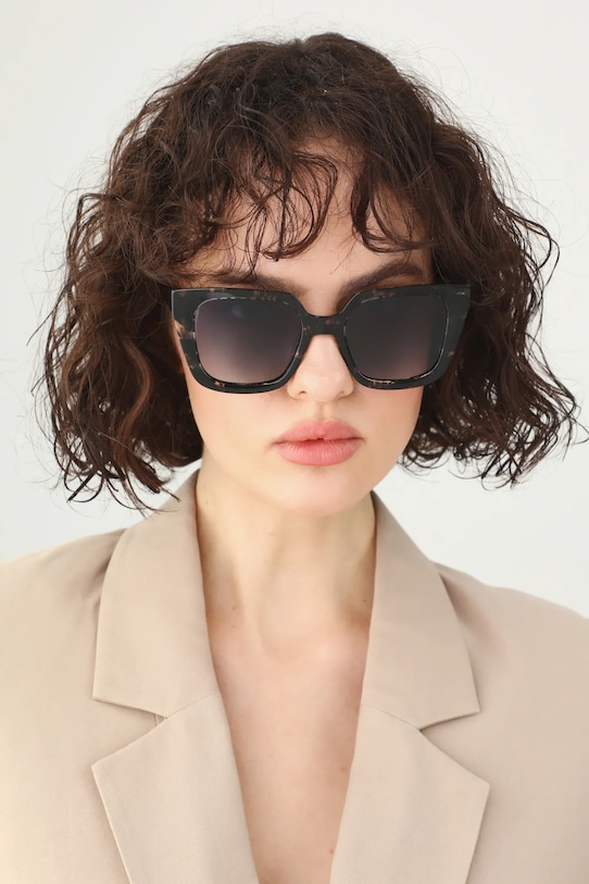 Солнцезащитные очки Medicine, черный
Солнцезащитные очки Medicine, черный