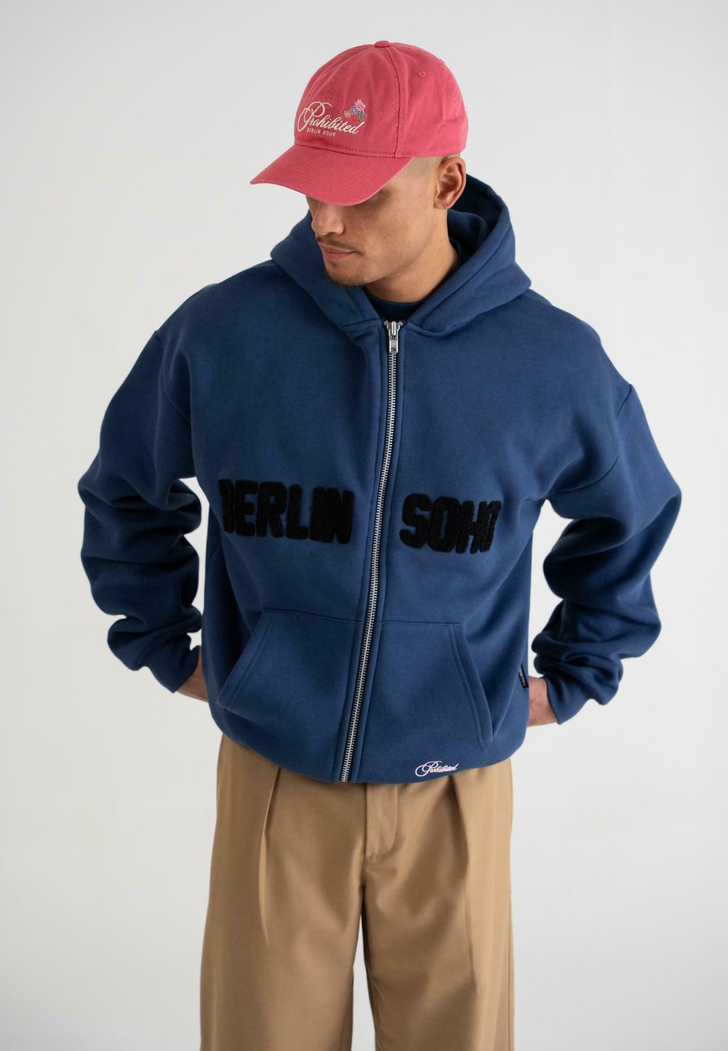 Толстовка на молнии SOHO PROHIBITED, темно-синий
Толстовка на молнии SOHO PROHIBITED, темно-синий