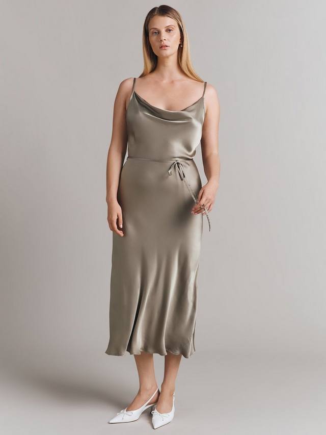 Платье миди из атласа alice косого кроя Ghost, цвет Pale Slate
Платье миди из атласа alice косого кроя Ghost, цвет Pale Slate
