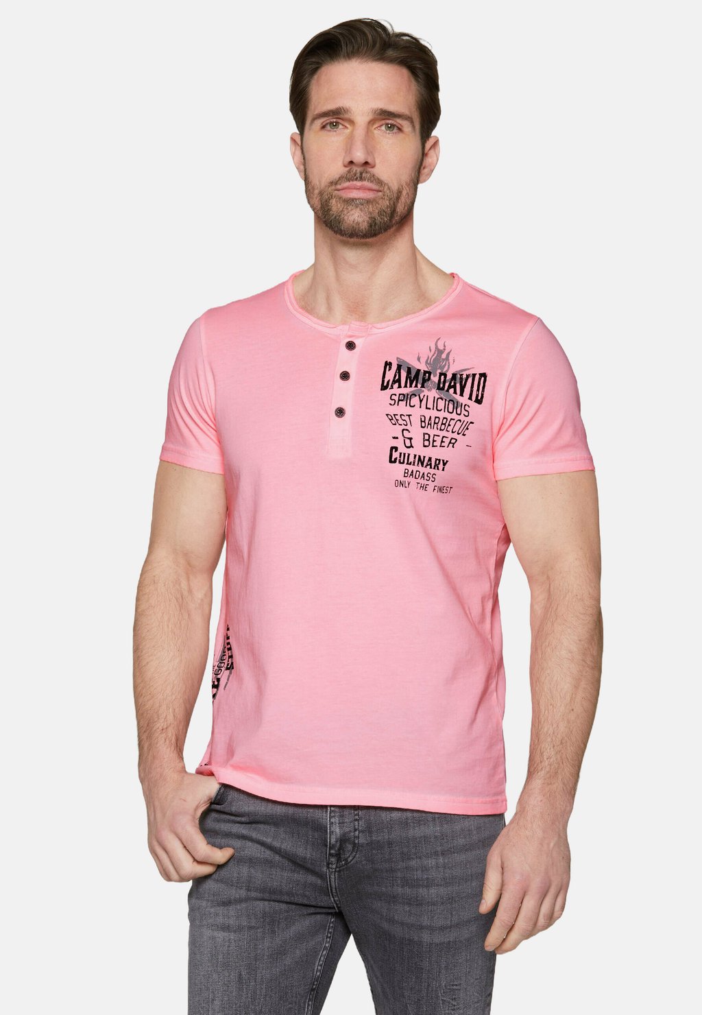 Футболка с принтом MIT BBQ PRINTS Camp David, светло-розовый
Футболка с принтом MIT BBQ PRINTS Camp David, светло-розовый