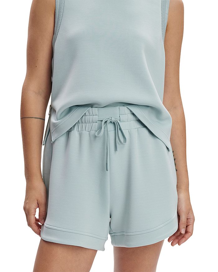 Олли Шорты с высокой посадкой Varley, синий
Олли Шорты с высокой посадкой Varley, синий