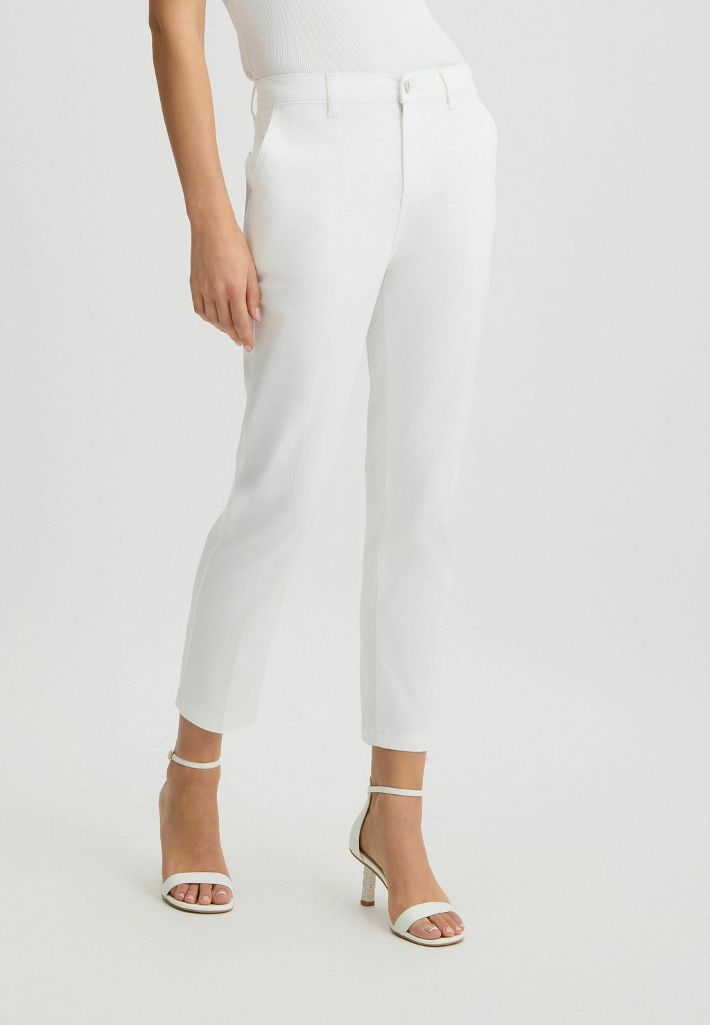 Джинсы облегающего кроя CROPPED LIU JO, белый
Джинсы облегающего кроя CROPPED LIU JO, белый