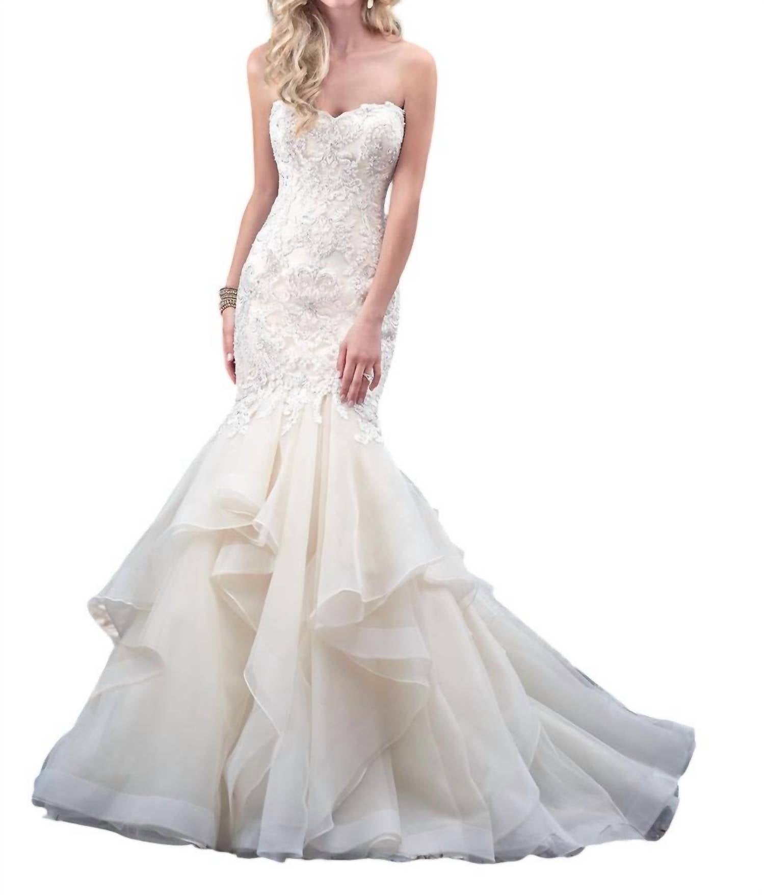 Свадебное платье Malina в светло-золотом цвете Maggie Sottero
Свадебное платье Malina в светло-золотом цвете Maggie Sottero