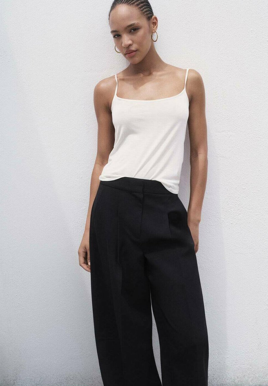 Брюки Mango PLEATED WIDE LEG, Black
Брюки Mango PLEATED WIDE LEG, Black