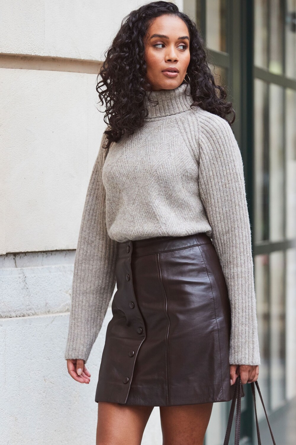 Водолазка мокко с декоративным швом Sosandar, серый
Водолазка мокко с декоративным швом Sosandar, серый