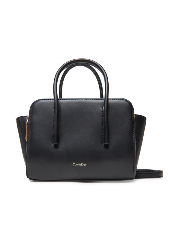 Сумочка Carryall Micro Leather Tote LV04F3057G Calvin Klein, черный 
Сумочка Carryall Micro Leather Tote LV04F3057G Calvin Klein, черный