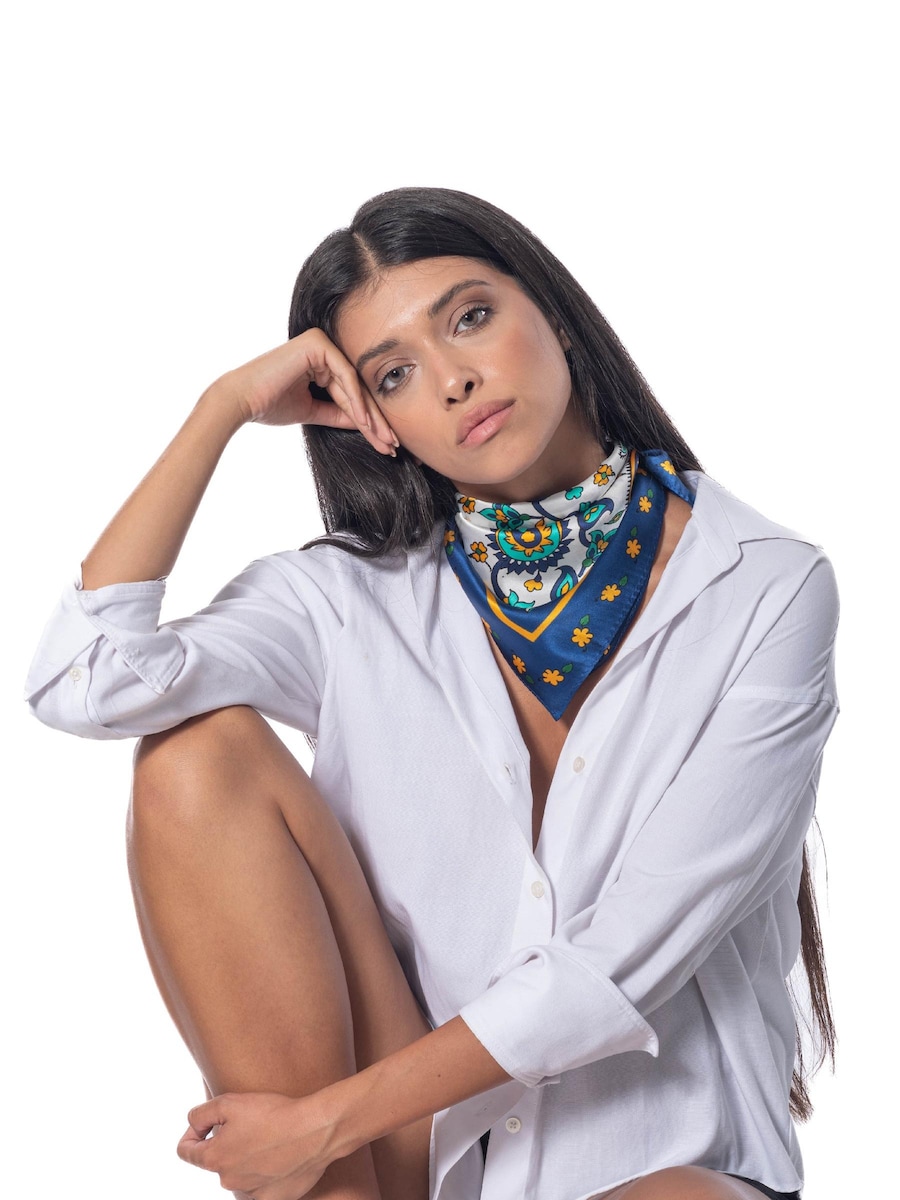 Шарф AFROZAN Ghalamkar, синий
Шарф AFROZAN Ghalamkar, синий