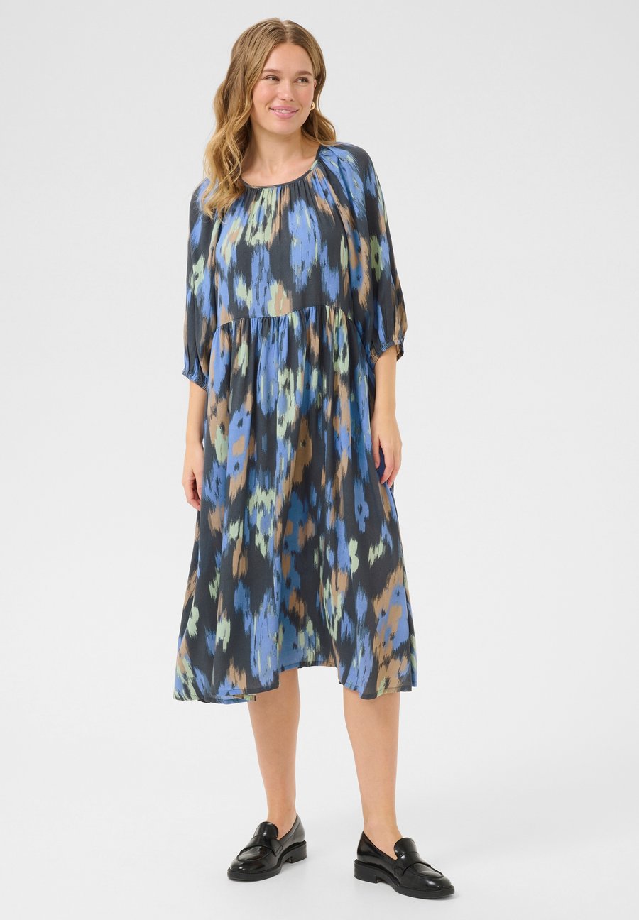 Платье Kaffe KANATALIA WITH ROUND NECK, Grey Blue Green Print/Grey
Платье Kaffe KANATALIA WITH ROUND NECK, Grey Blue Green Print/Grey